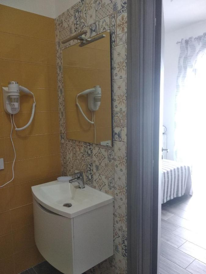 B&B Domus Piedigrotta ピッツォ エクステリア 写真